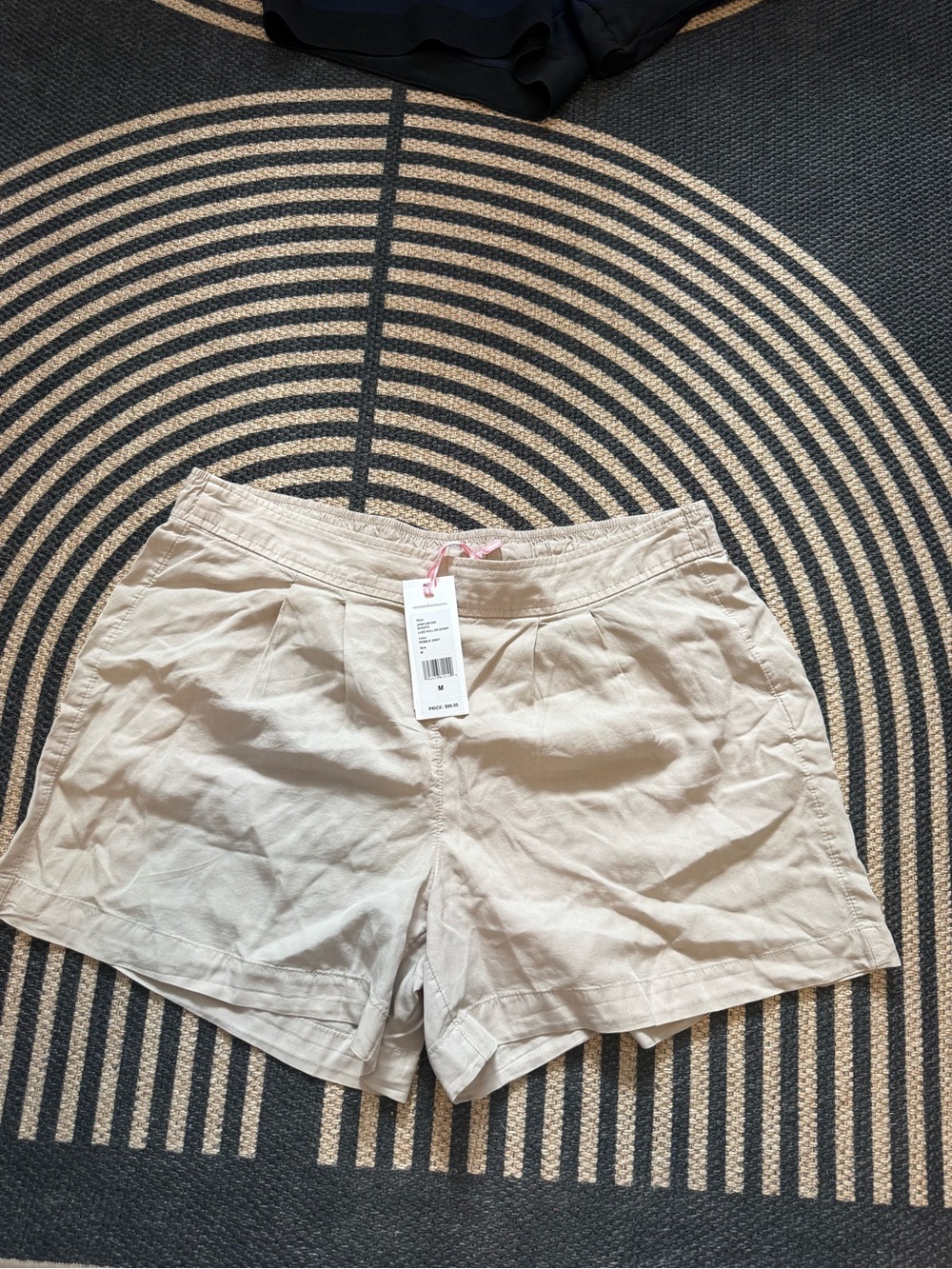 Vineyard Vines Women's Light Beige Casual Shorts